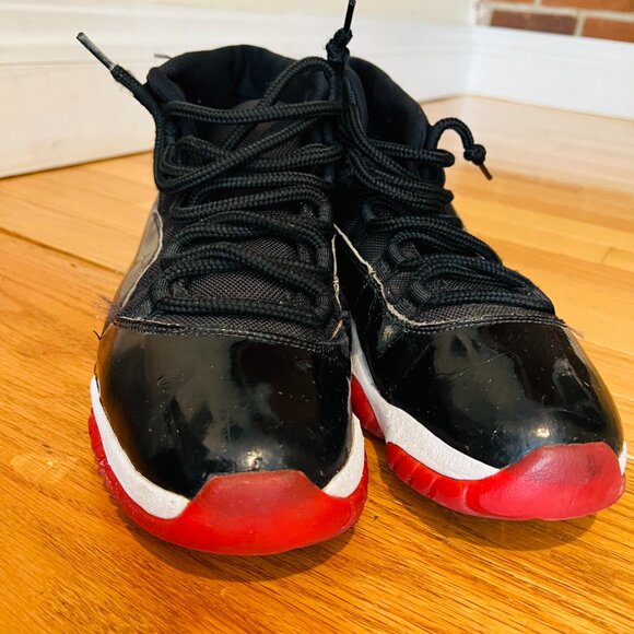 Size 11- Air Jordan 11 Retro 'Bred' (378038-061) 2019 969 - Picture 4 of 16